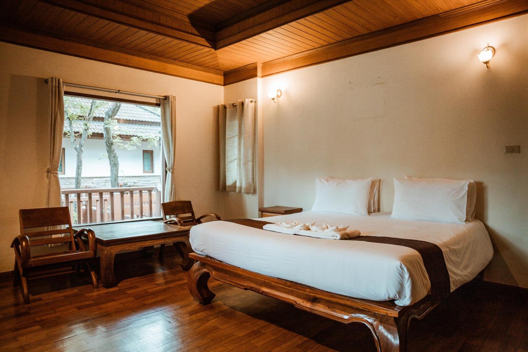 Tak Andaman Resort & Hotel Екстериор снимка