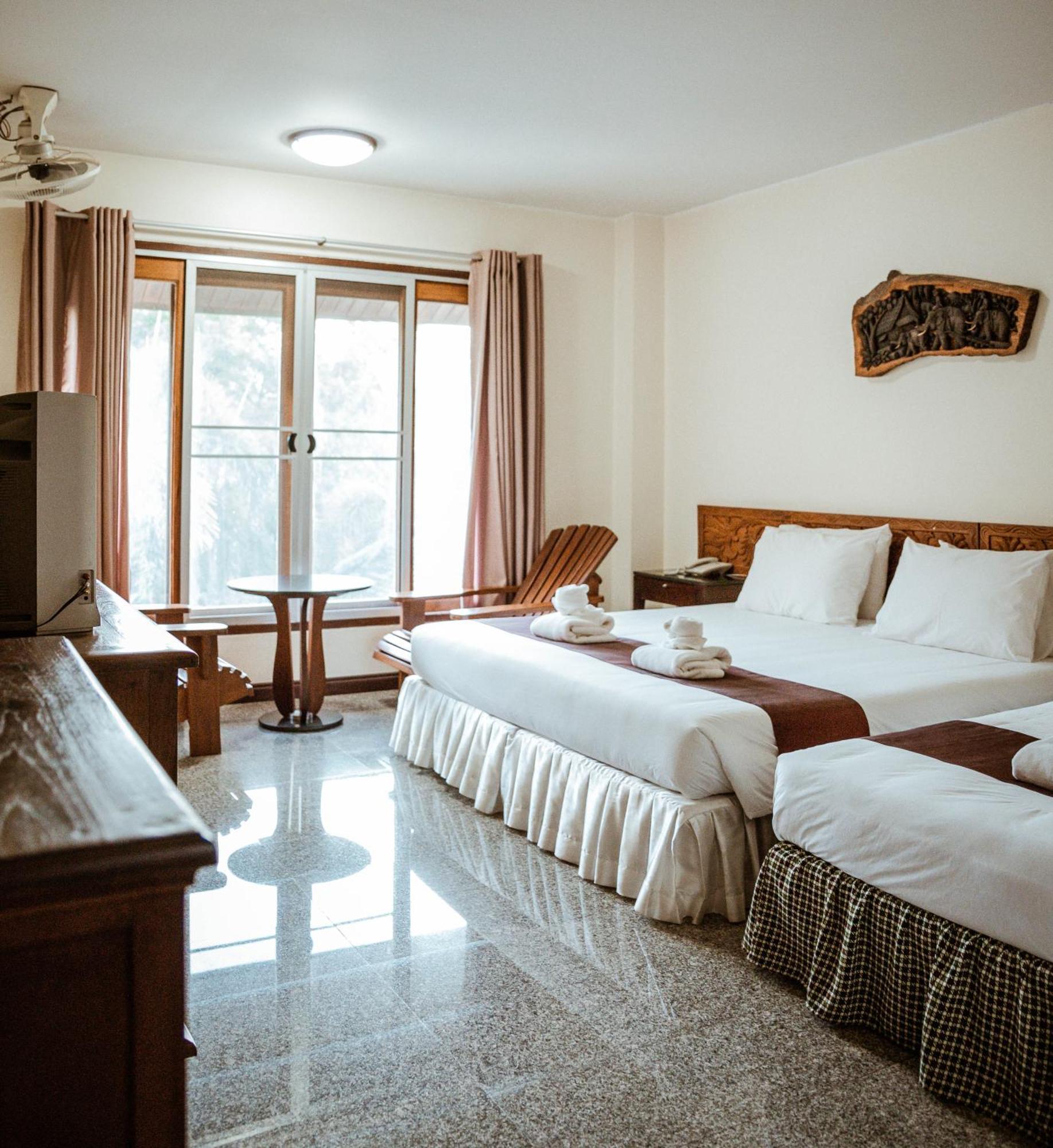 Tak Andaman Resort & Hotel Екстериор снимка