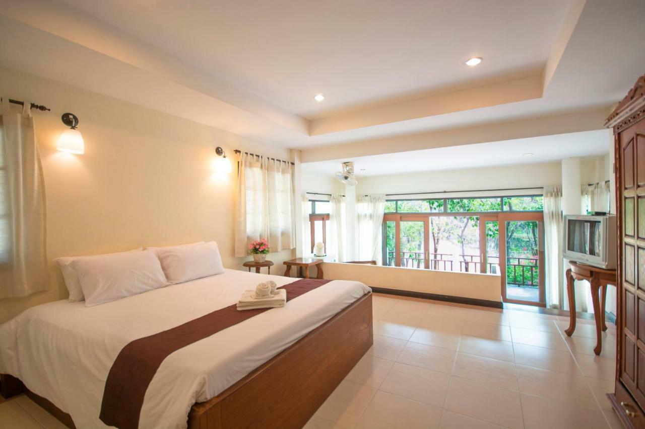 Tak Andaman Resort & Hotel Екстериор снимка